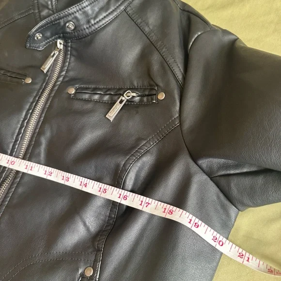 Faux-Leather Black Moto Jacket Size Large - Picture 8 of 9